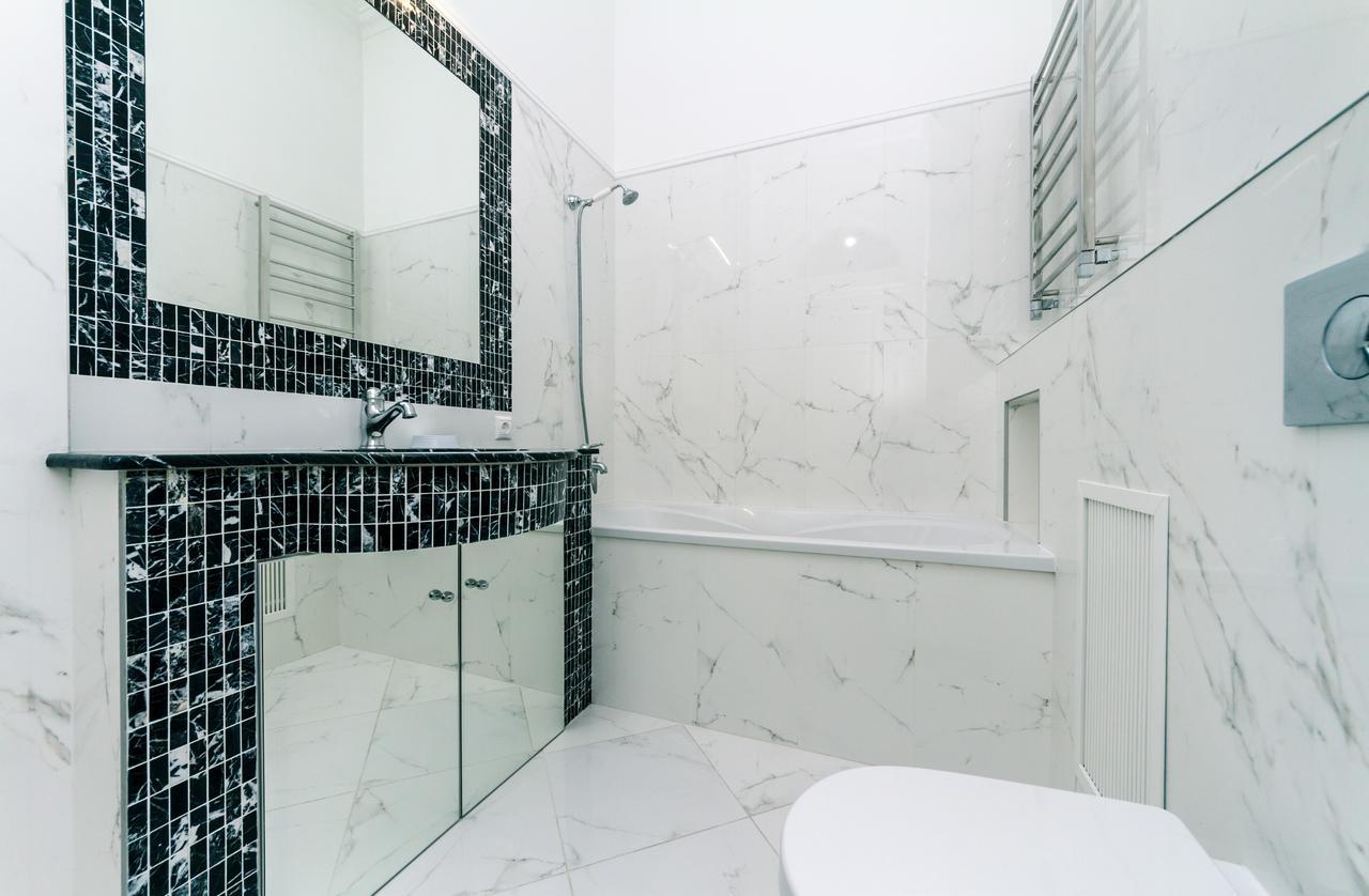 Vip Apartment Near Kreschatyk, 31А Pushkinska Street Kyiv Exterior photo